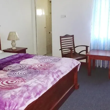 Bed & Breakfast Baroness Holiday Bungalow *
