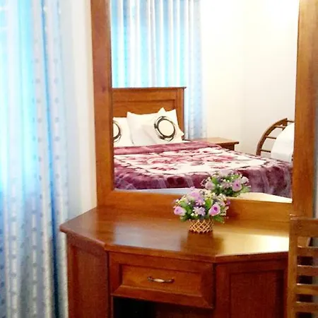 Baroness Holiday Bungalow Bed & Breakfast