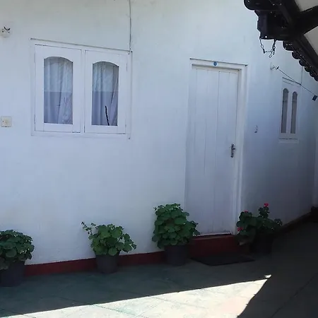 Holiday Bungalow Inn *
