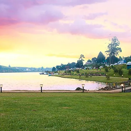Bed & Breakfast White House Nuwara Eliya