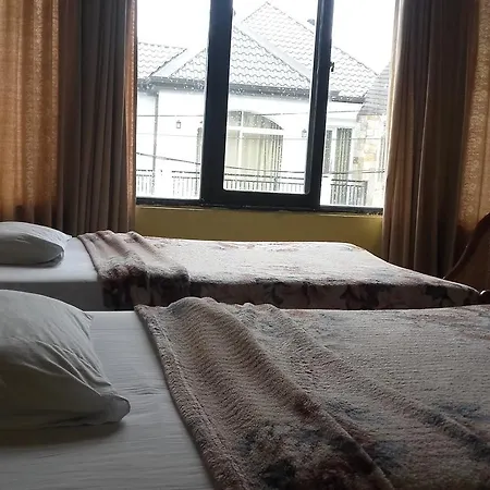 Inn Nadee Nama Guest