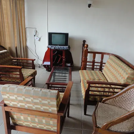 Inn Nadee Nama Guest
