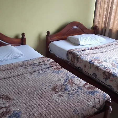 Nadee Nama Guest Inn