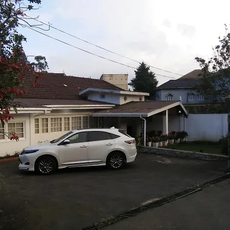 Hotel Ellitte Garden Nuwara Eliya