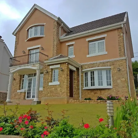 Villa Cheltenham - Little England