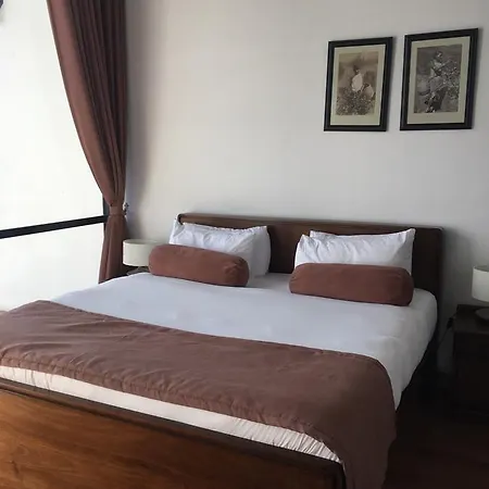 The * Nuwara Eliya