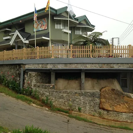 Misty Hills Boutique Cottage *