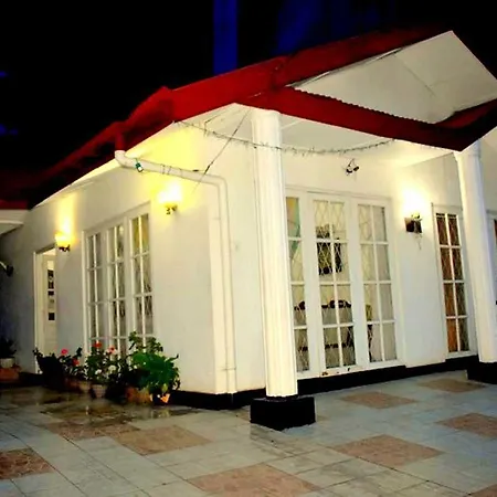 Guest house Kings Court *
