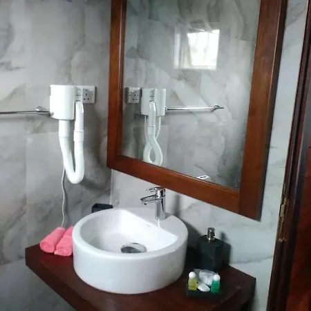 Lu Chalet Holiday Cum Bungalow Guest house Nuwara Eliya