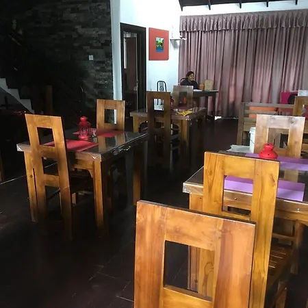 Lu Chalet Holiday Cum Bungalow Guest house Nuwara Eliya