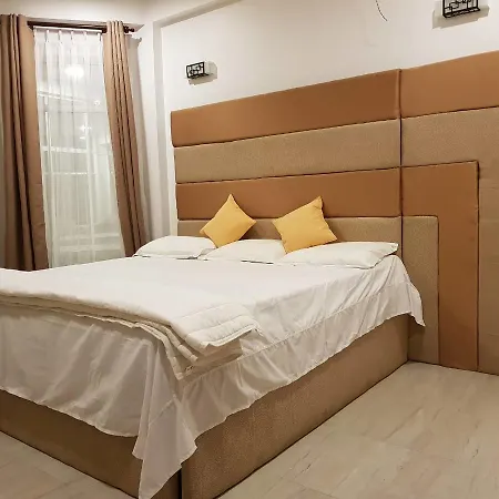 Rest Master Luxury Bunglaw Hotel 2*