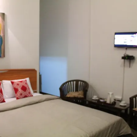 Dewdrops At Gregory