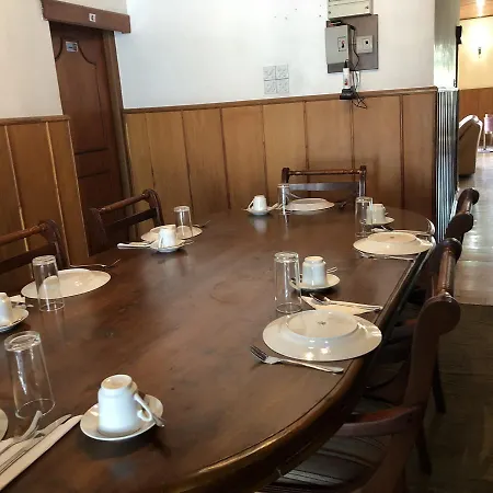 Royal Garden 3* Nuwara Eliya