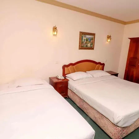 Alpine Hotel Nuwara Eliya