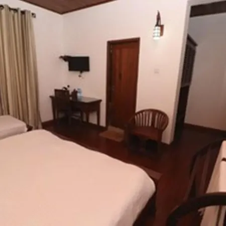 Daffodils Hotel