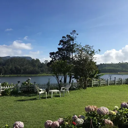 Peace Garden Bed & Breakfast 2*