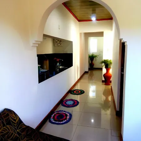 Crown - 3* Nuwara Eliya