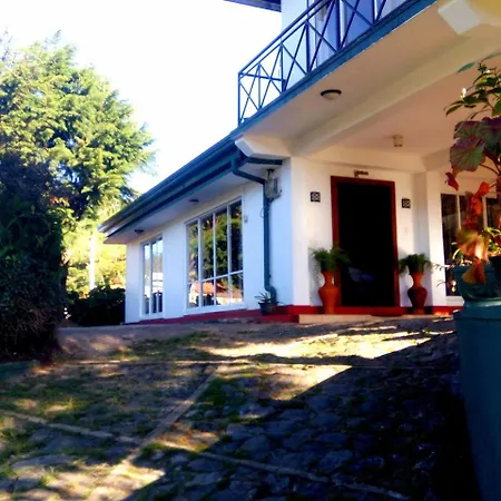 Crown - Hotel Nuwara Eliya