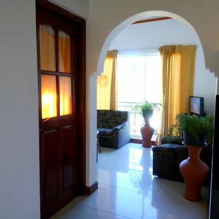 Hotel Crown - Nuwara Eliya