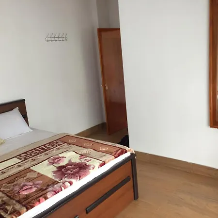 Mee Arana Guest house