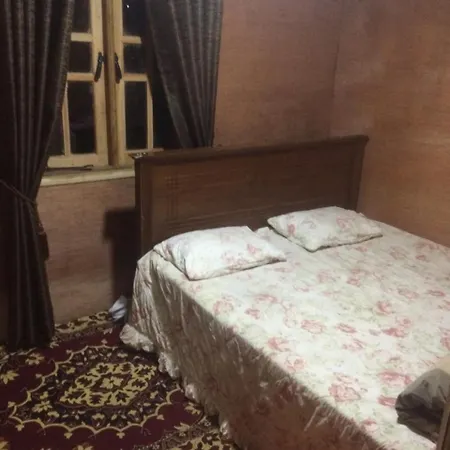 Bed & Breakfast Wood Cabana *