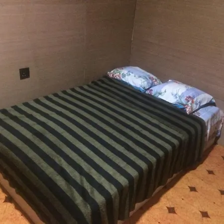 Wood Cabana Bed & Breakfast *