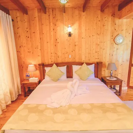 Sarah Hotel