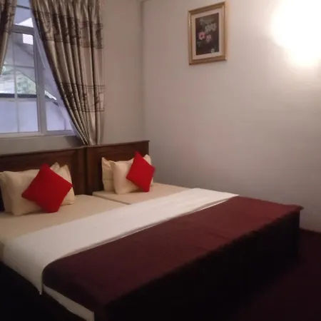 V & V Holiday Bungalow Hotel 2*