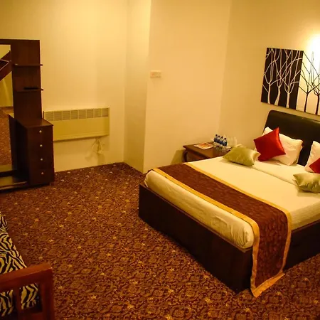 La Cottage Boutique Hotel & Restaurant Hotel