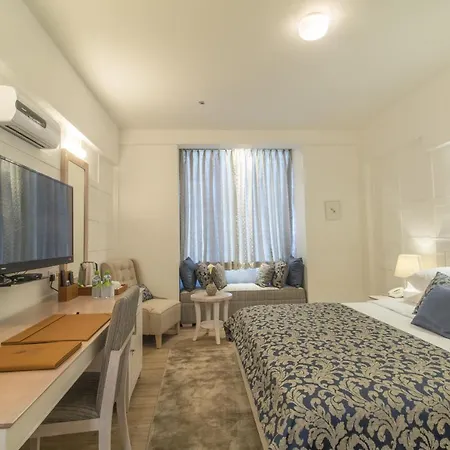 The Lynden Grove Hotel 4*