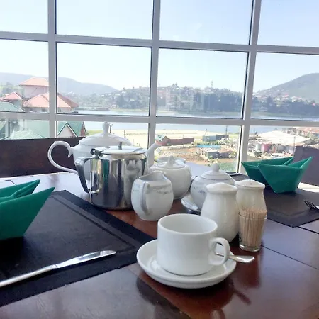 Leisure Village Nuwaraeliya Hotel 3*