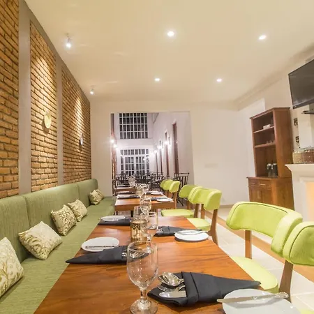 The Lynden Grove Hotel 4*