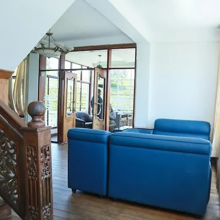 Hotel Leisure Village Nuwaraeliya 3*