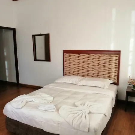 Lodge Melford Nuwaraeliya Nuwara Eliya