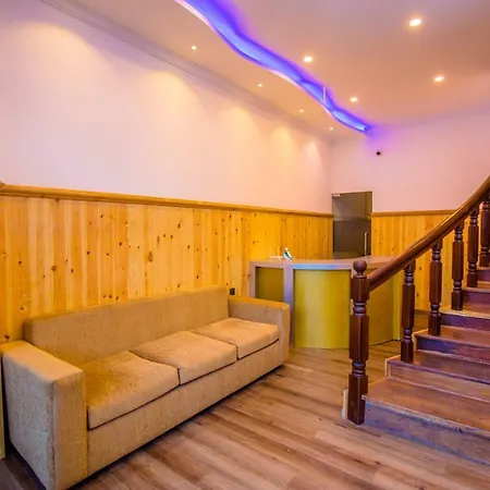 Huddle Hotel 4*