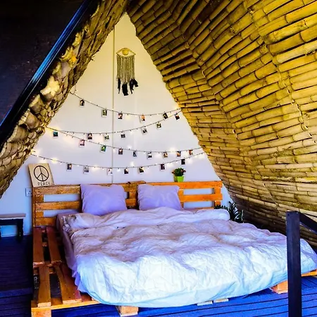 Hideout Cabins Chalet *