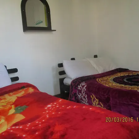 Homestay Crown *