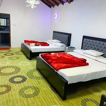 Y2k Holiday Hotel 3*