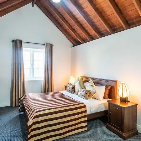 Hotel Tudor Barn Nuwara Eliya