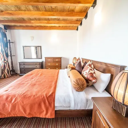 Hotel Tudor Barn 5*