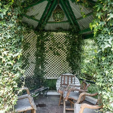 Hillsborough Villa *