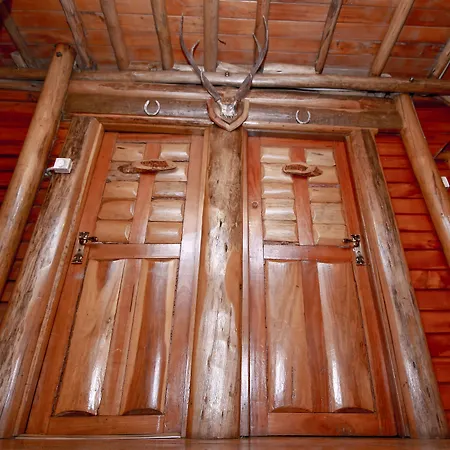 The Log Hotel 3*