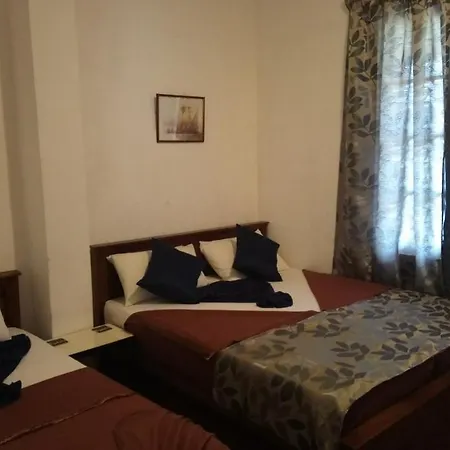 Golden Wings Homestay Nuwara Eliya