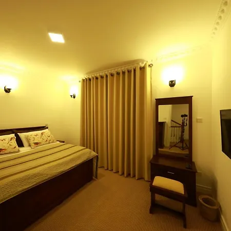 Stratford - * Nuwara Eliya