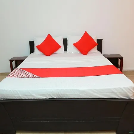 Oyo 247 Olive Park 3*