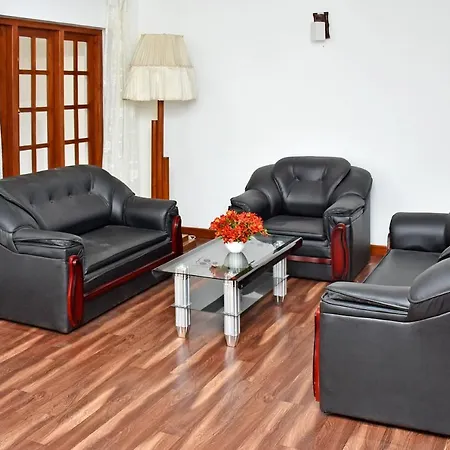 Oyo 476 Bloomfield Nuwara Eliya