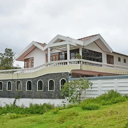 Oyo 476 Bloomfield Hotel