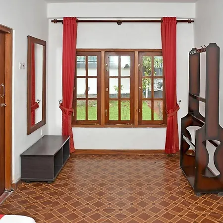 Oyo 476 Bloomfield Hotel