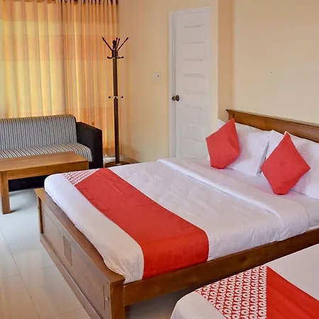 Hotel Oyo 487 Sudha Ozone Freeze 3*