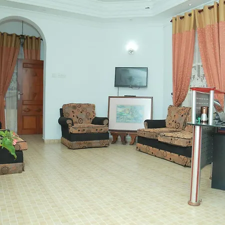 Hotel Oyo 247 Olive Park 3*